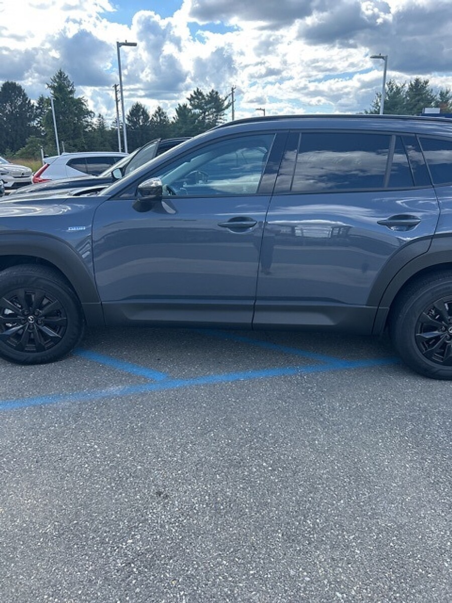 2025 Mazda CX-50 Premium photo 4