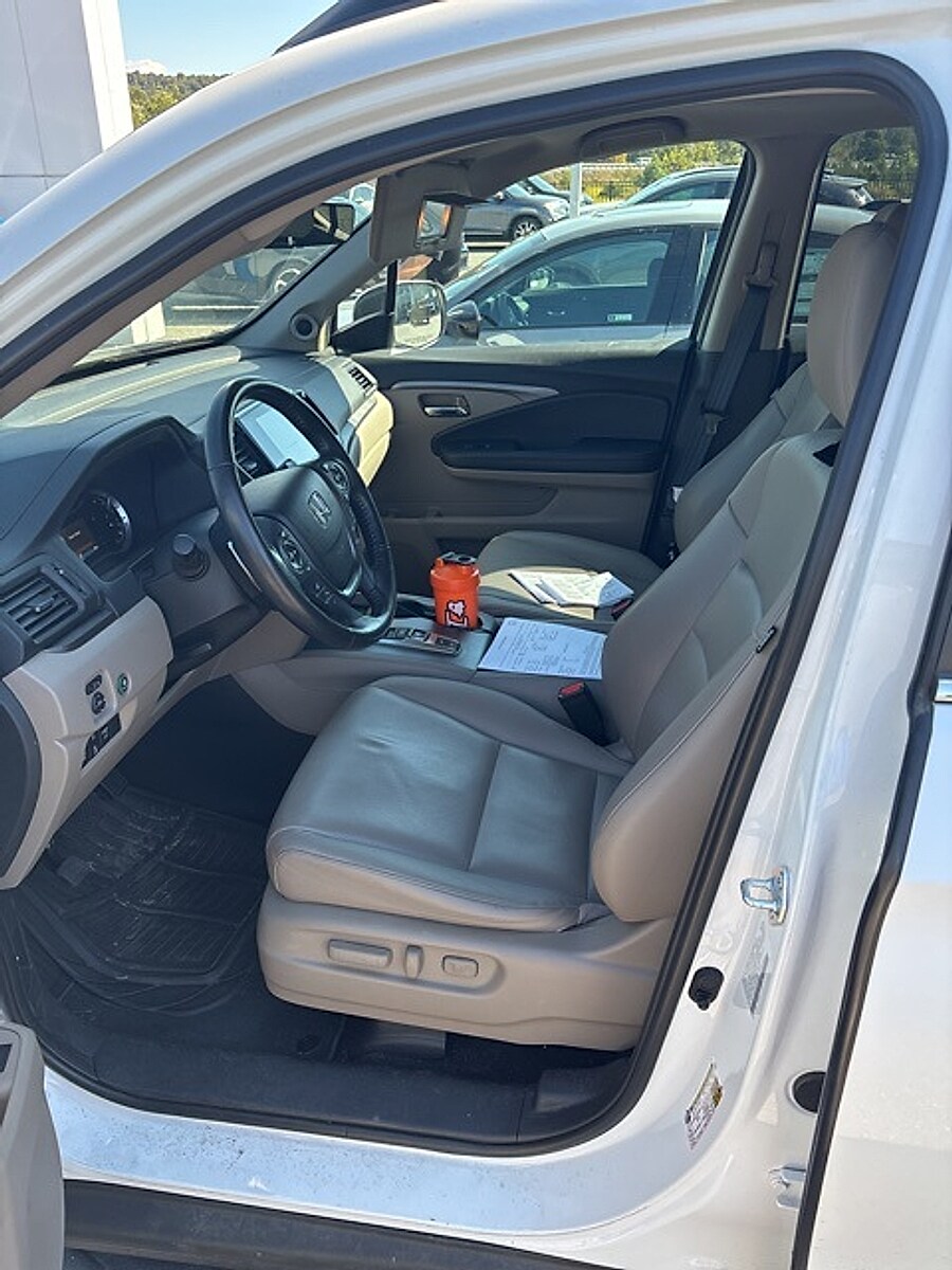 2023 Honda Ridgeline RTL photo 3