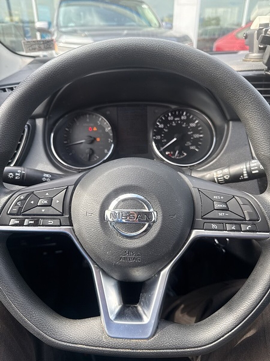 2019 Nissan Rogue Sport S photo 3
