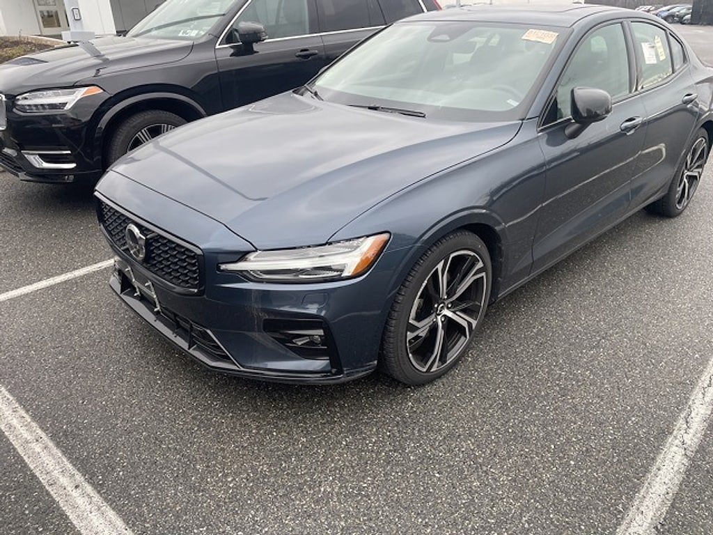 Used 2025 Volvo S60 B5 Core Sedan