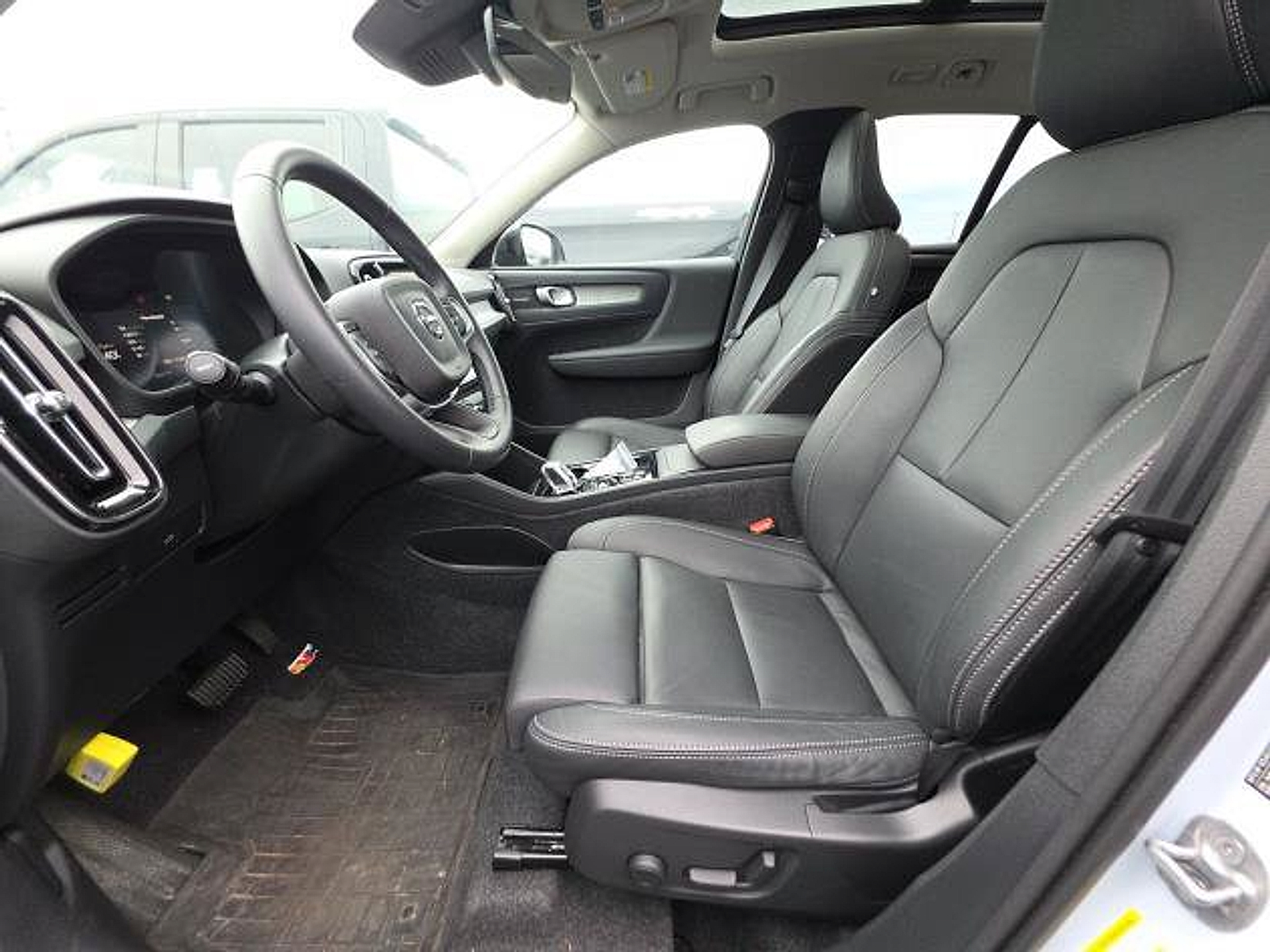 Used 2026 Volvo XC40 B5 Plus SUV