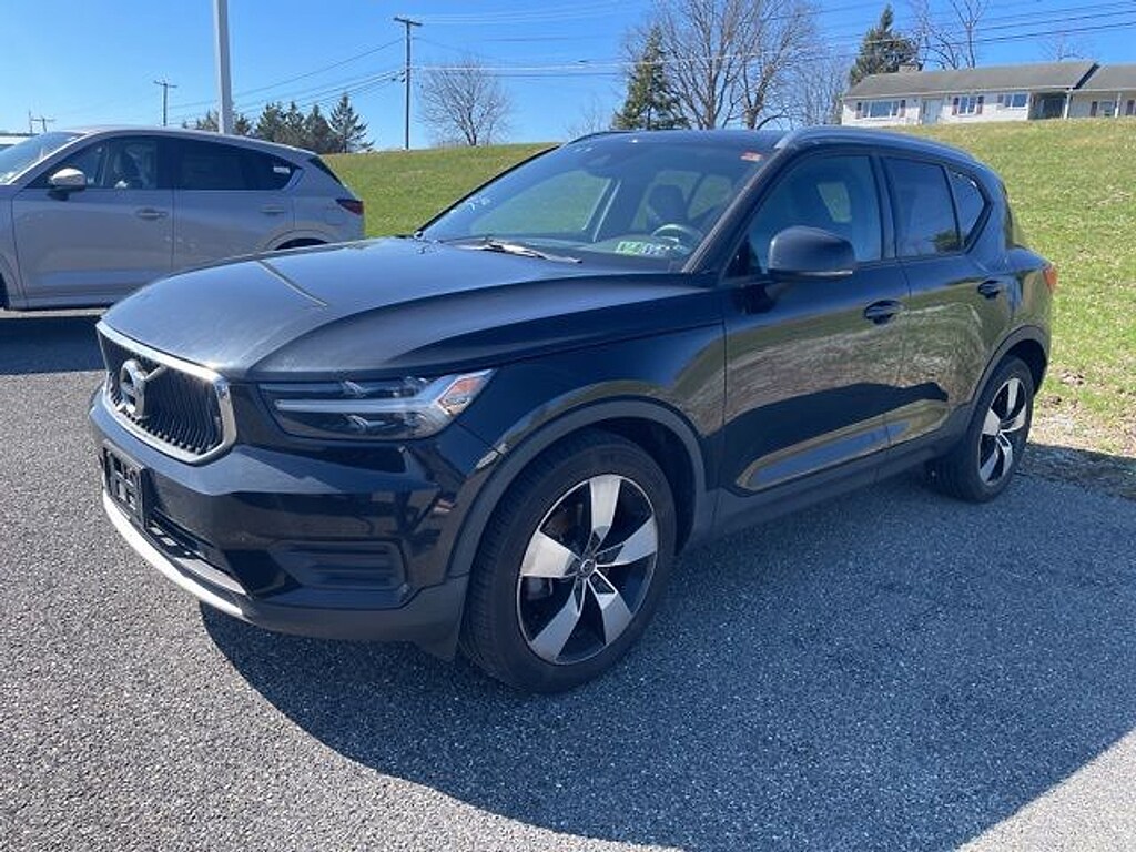 Used 2020 Volvo XC40 T5 Momentum SUV