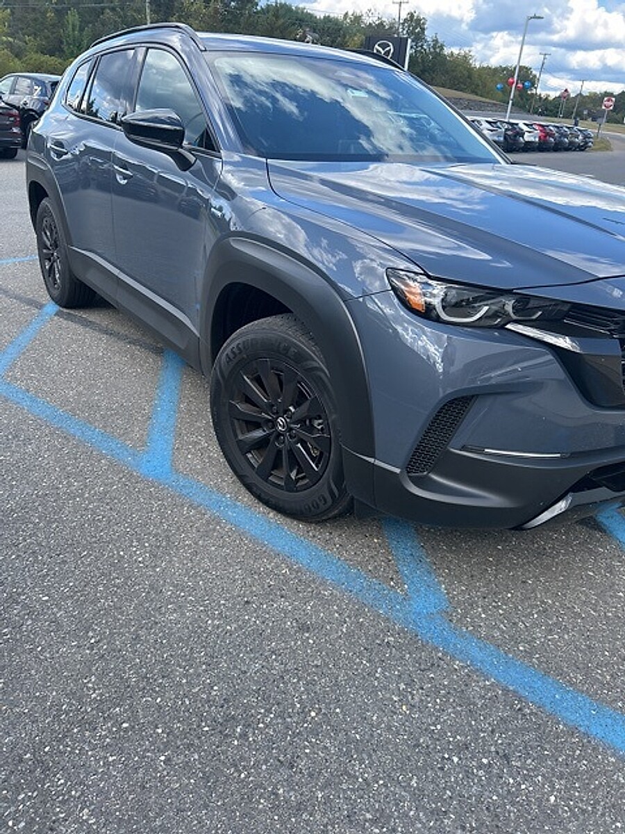 2025 Mazda CX-50 Premium photo 3