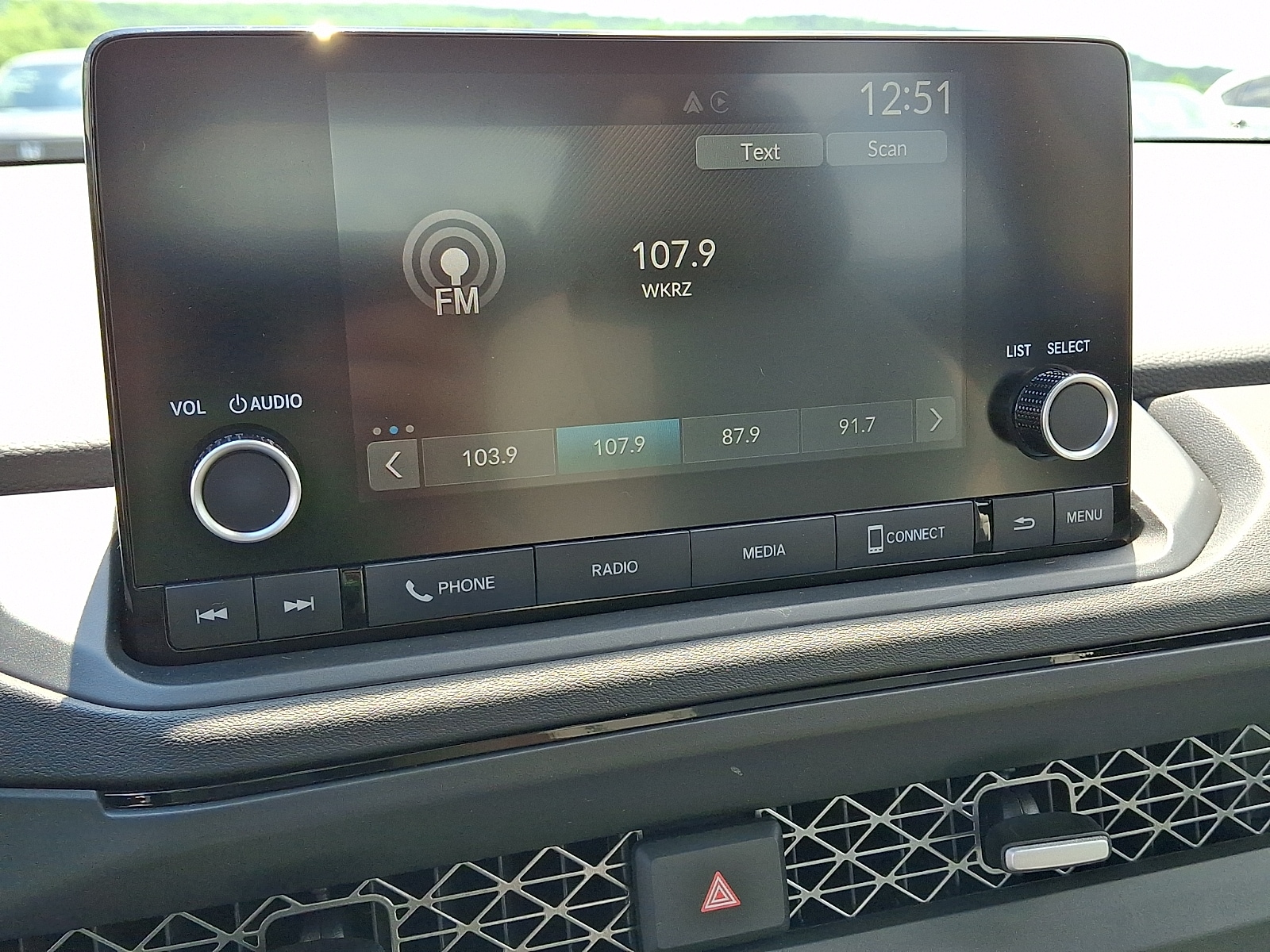 2025 Honda Accord SE - Photo 17