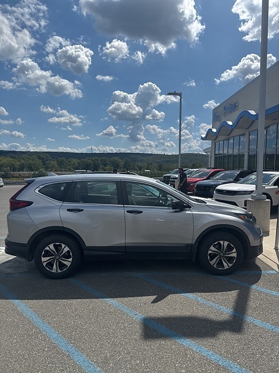 2022 Honda CR-V LX photo 2