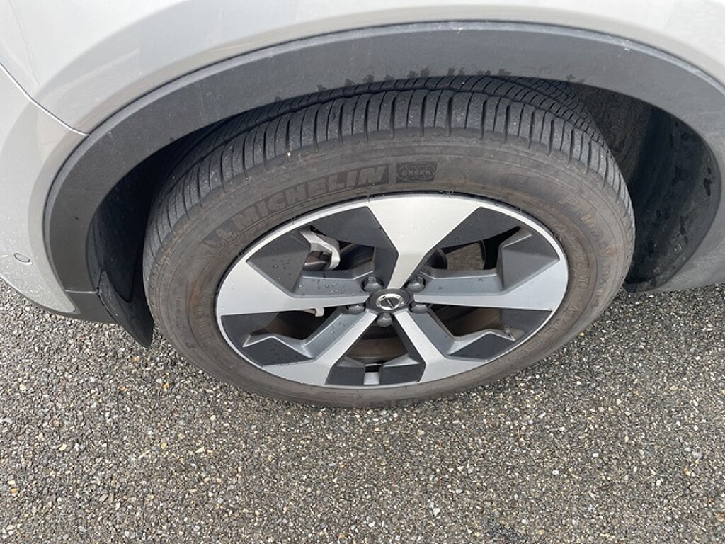 Used 2025 Volvo XC40 B5 Plus Bright Theme SUV