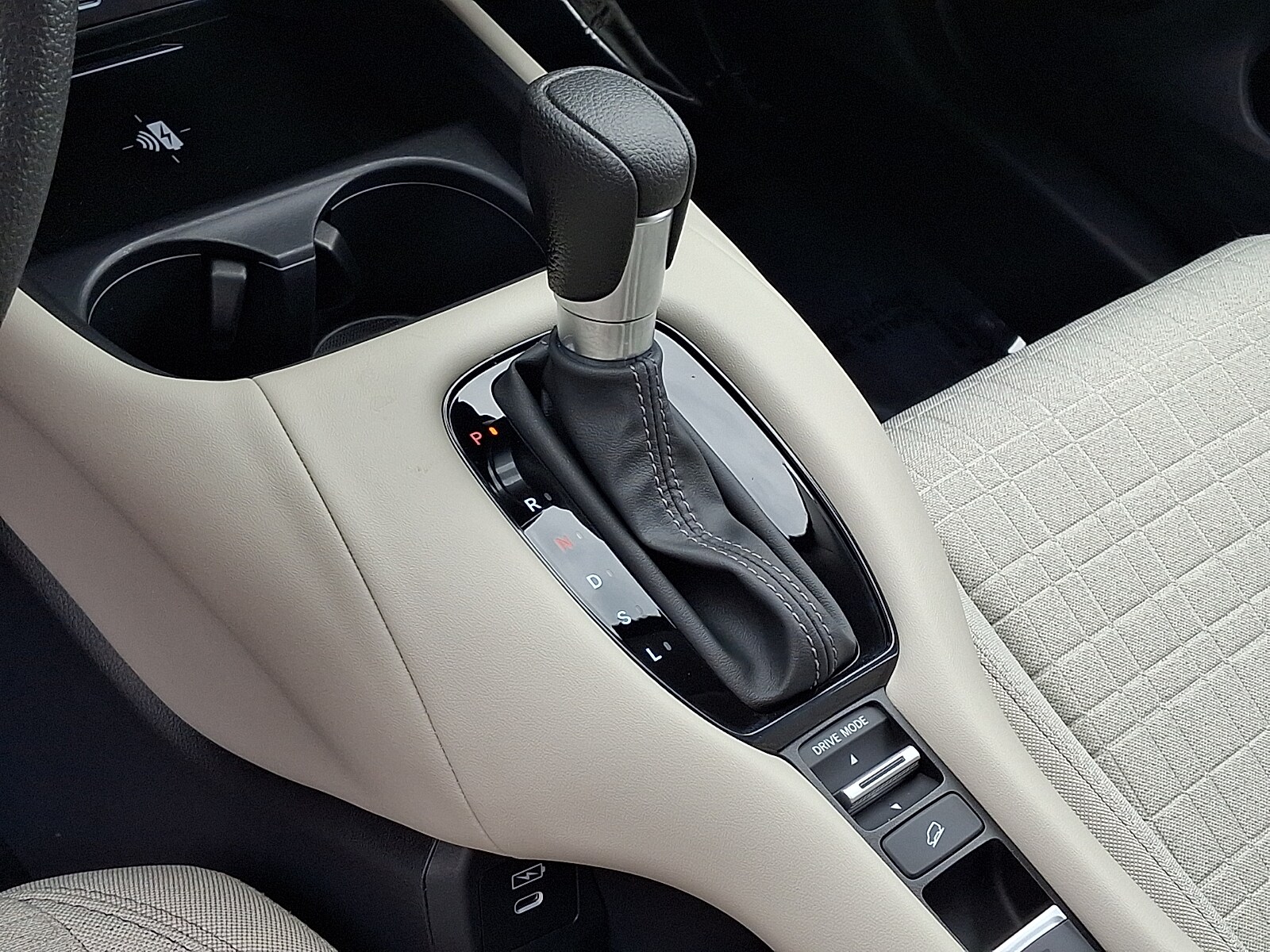2026 Honda HR-V LX - Photo 14