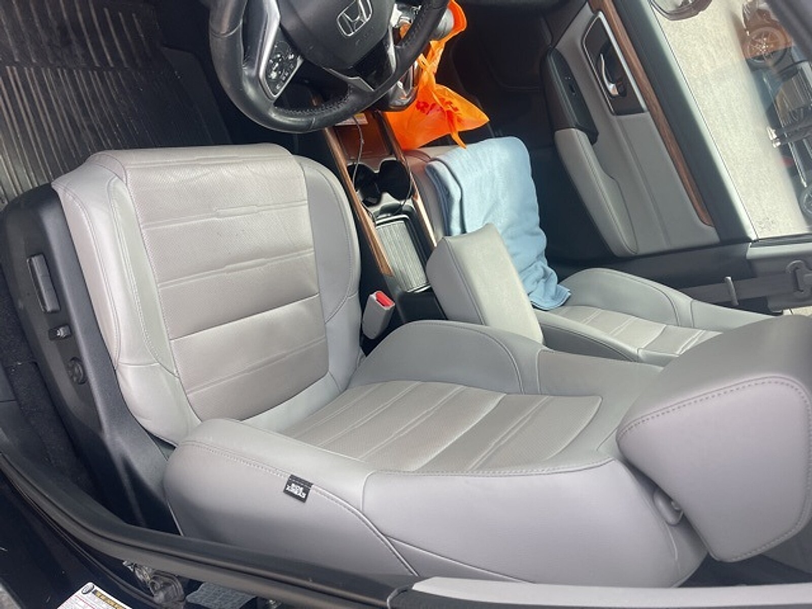 2020 Honda CR-V Touring photo 4