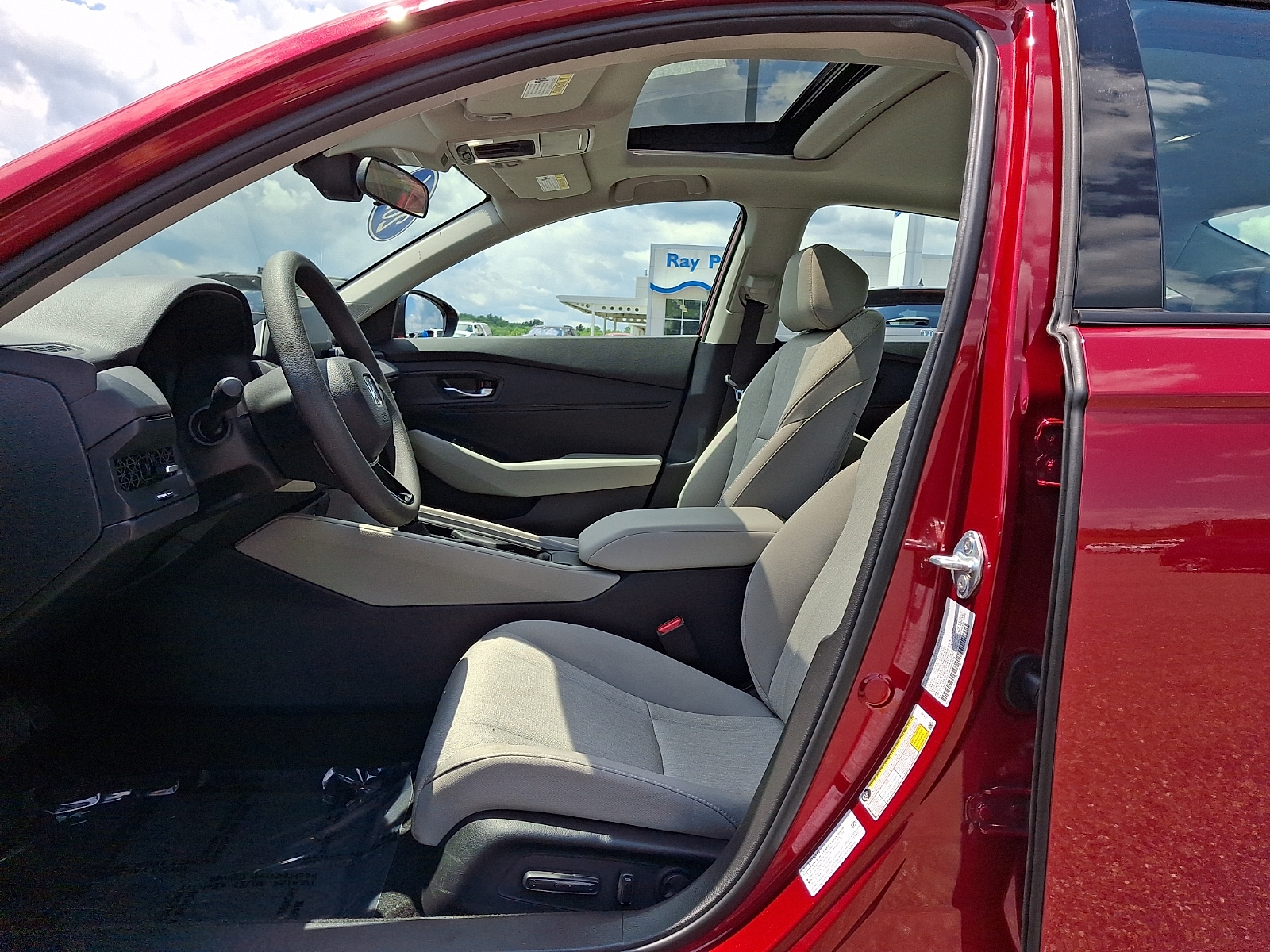 2025 Honda Accord SE - Photo 13