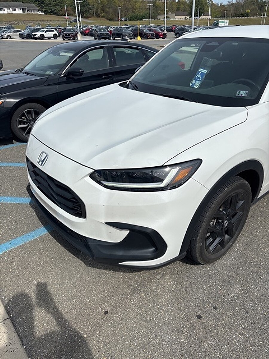 2023 Honda HR-V Sport photo 2