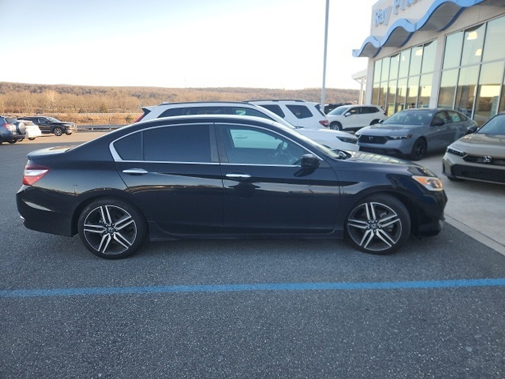 Used 2017 Honda Accord Sport SE Sedan