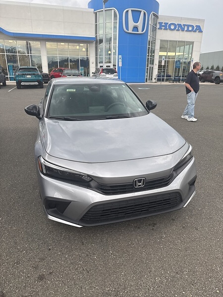2022 Honda Civic Sport photo 2