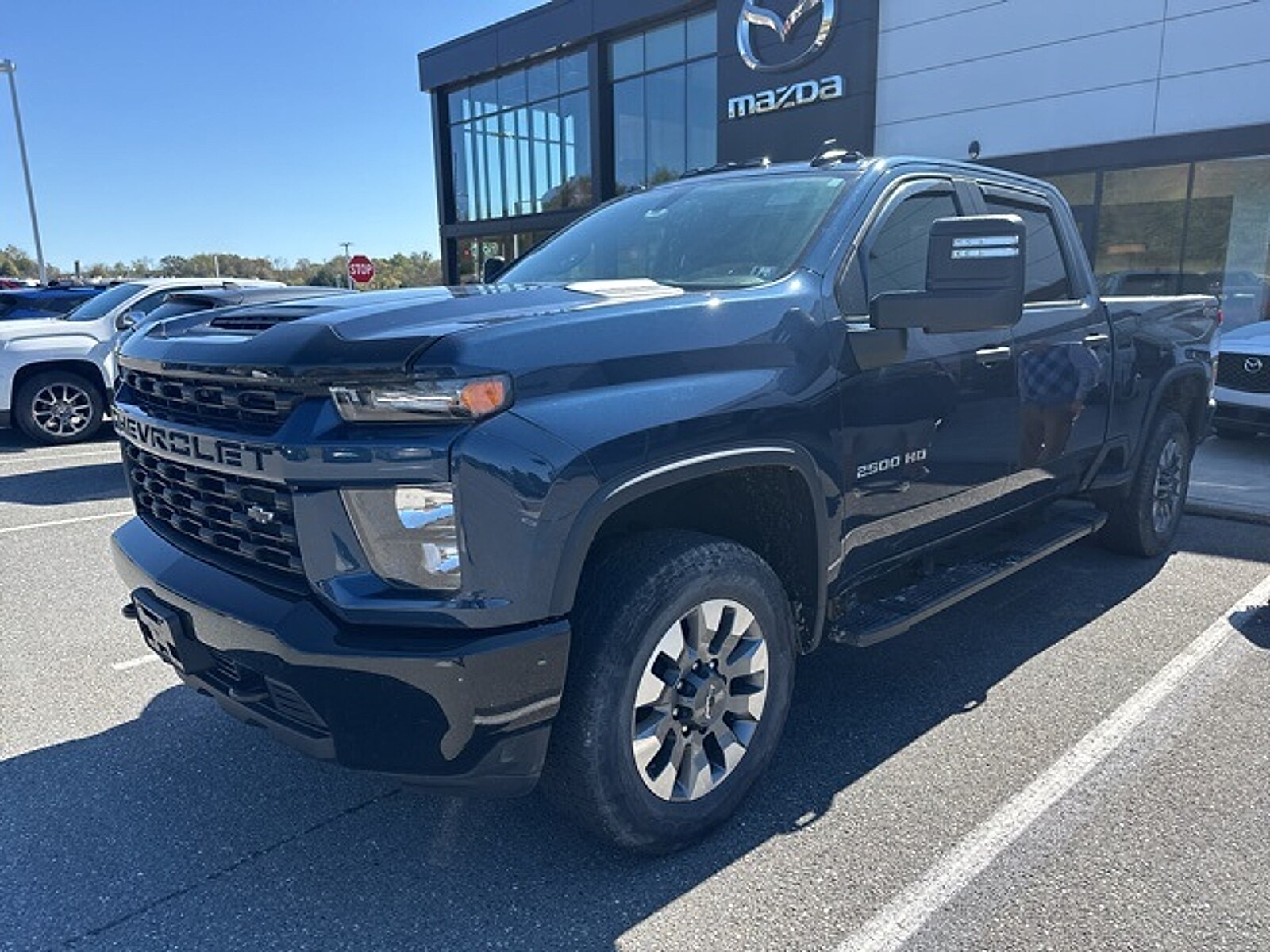 2022 Chevrolet Silverado 2500HD Custom photo 2