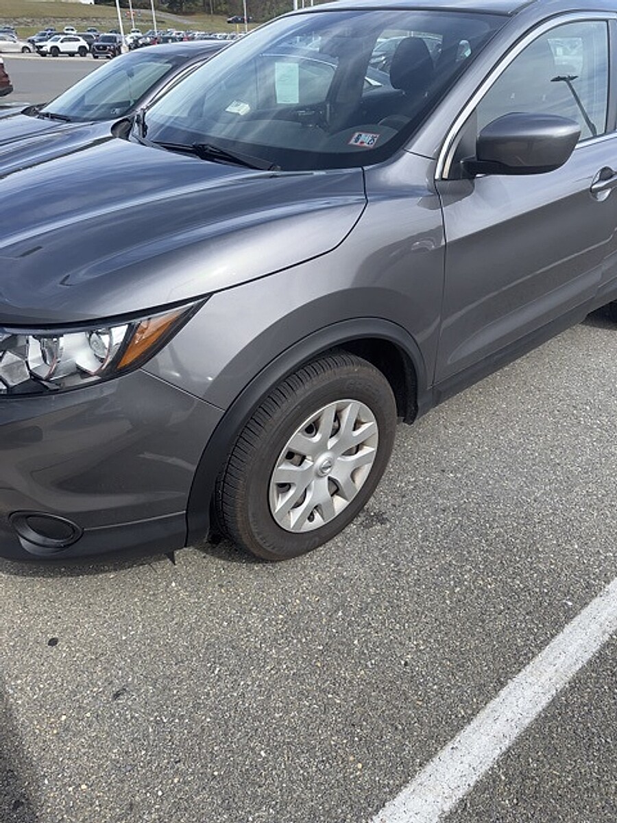 2019 Nissan Rogue Sport S photo 4