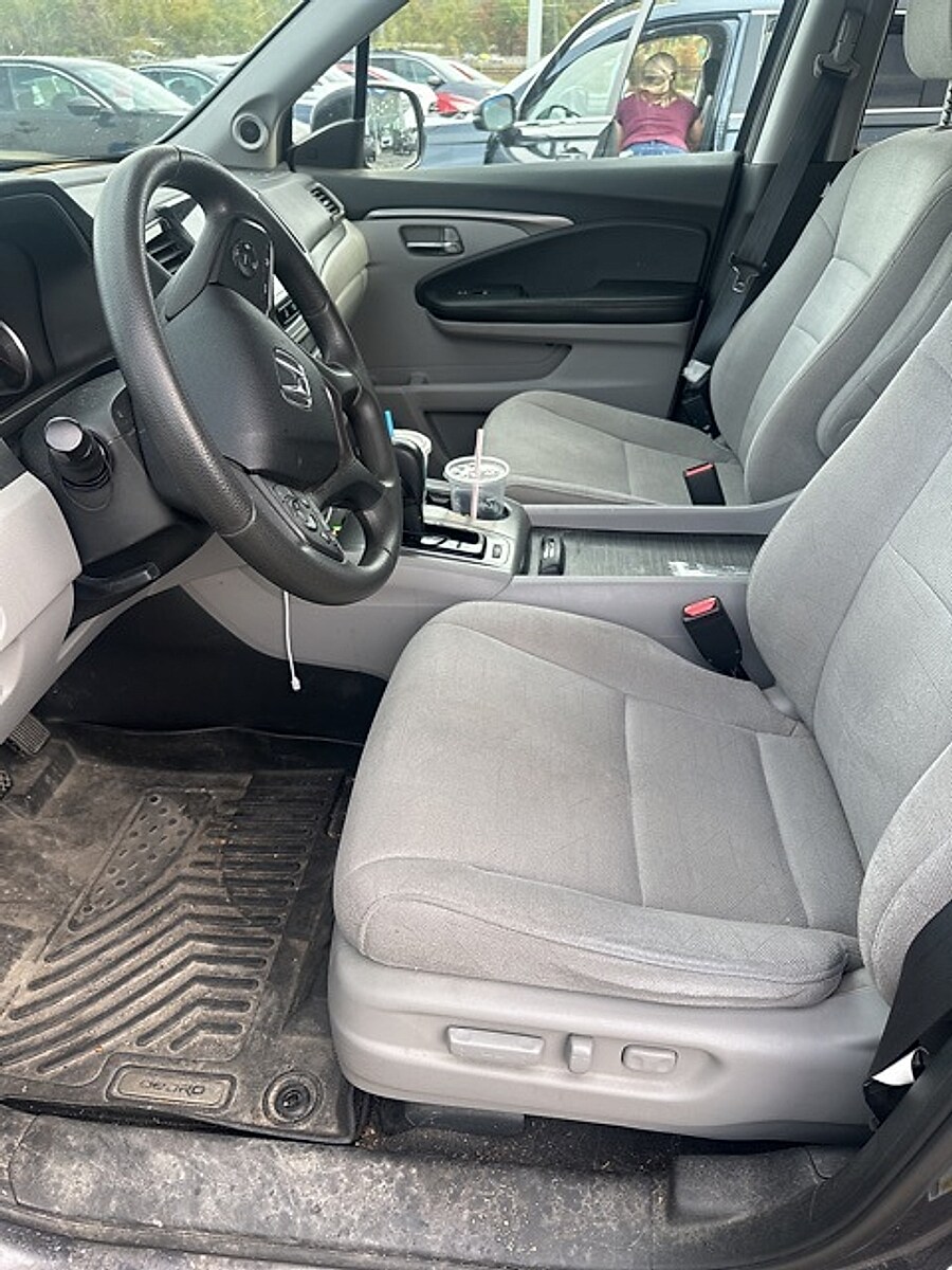 2019 Honda Pilot EX photo 4