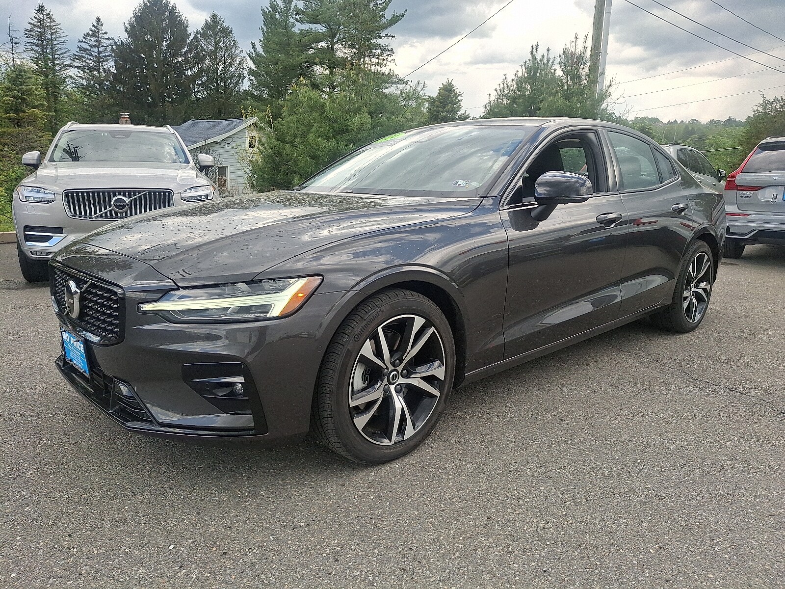 2024 Volvo S60 B5 Plus photo 3