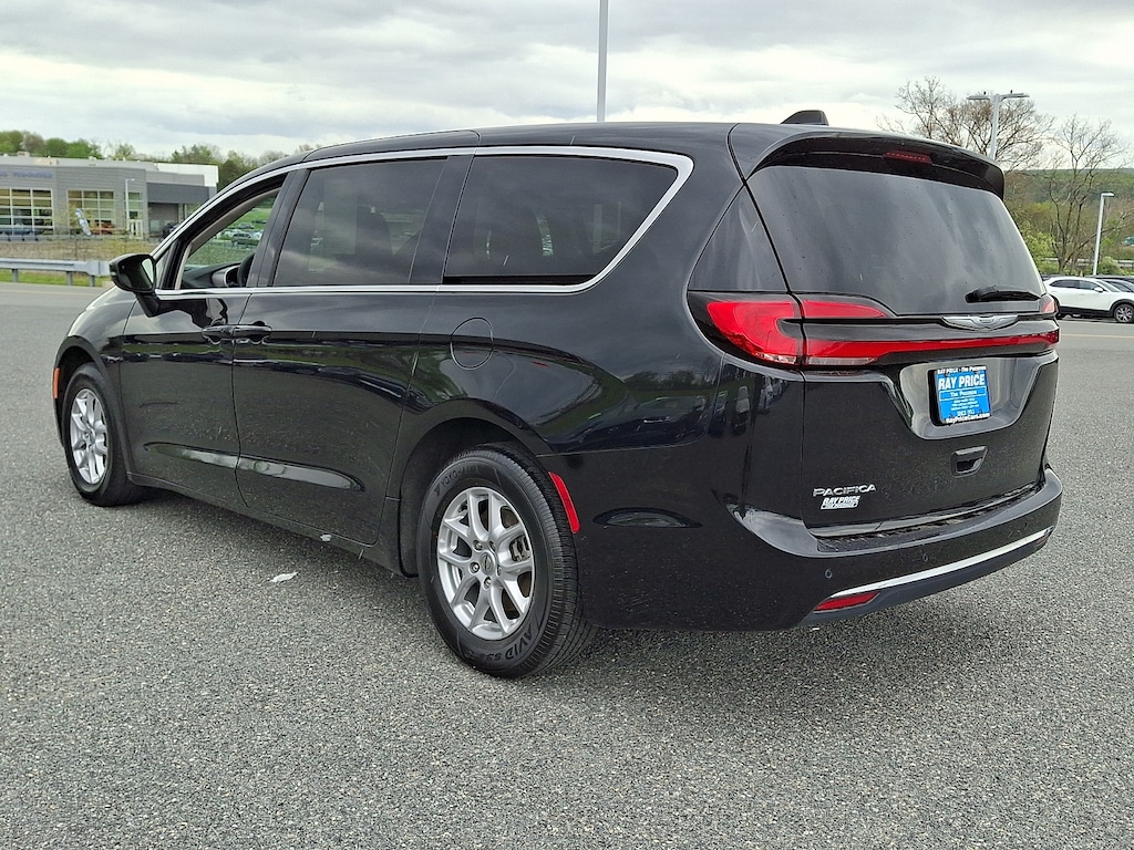 Used 2023 Chrysler Pacifica Touring L Van Passenger Van