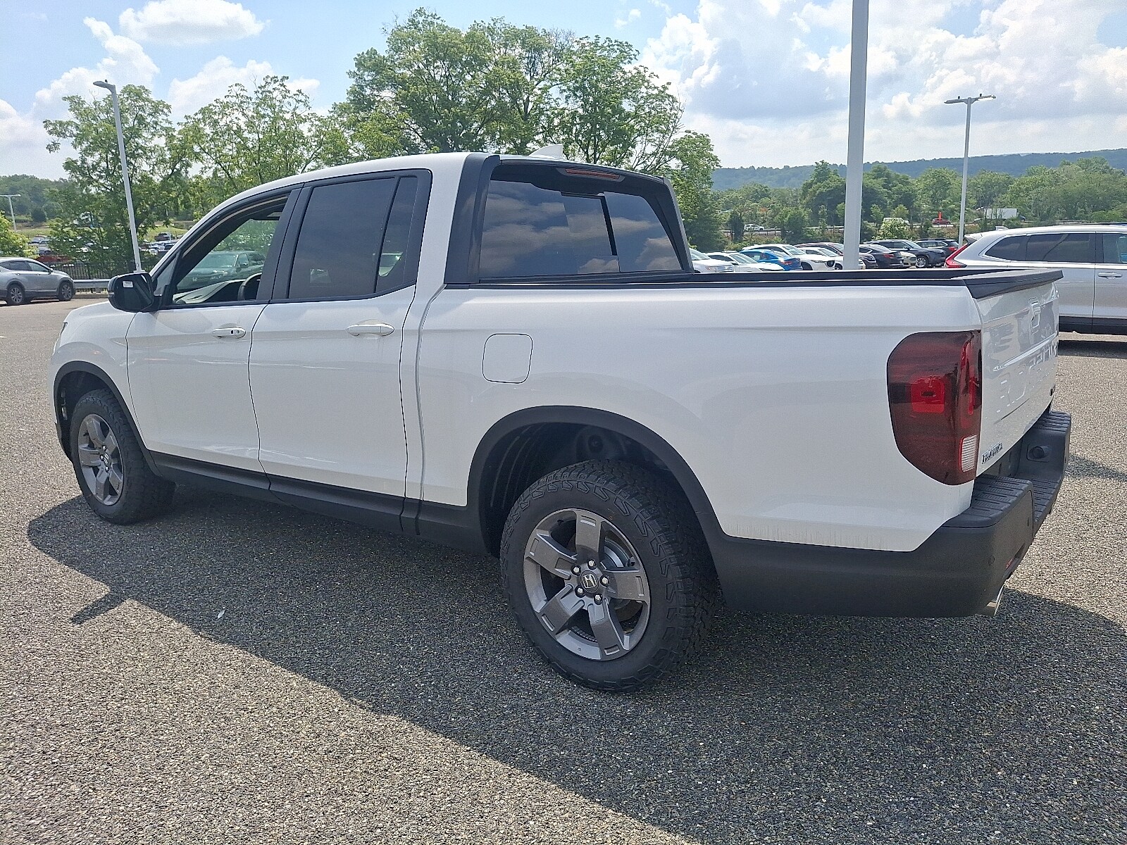2025 Honda Ridgeline TrailSport photo 3