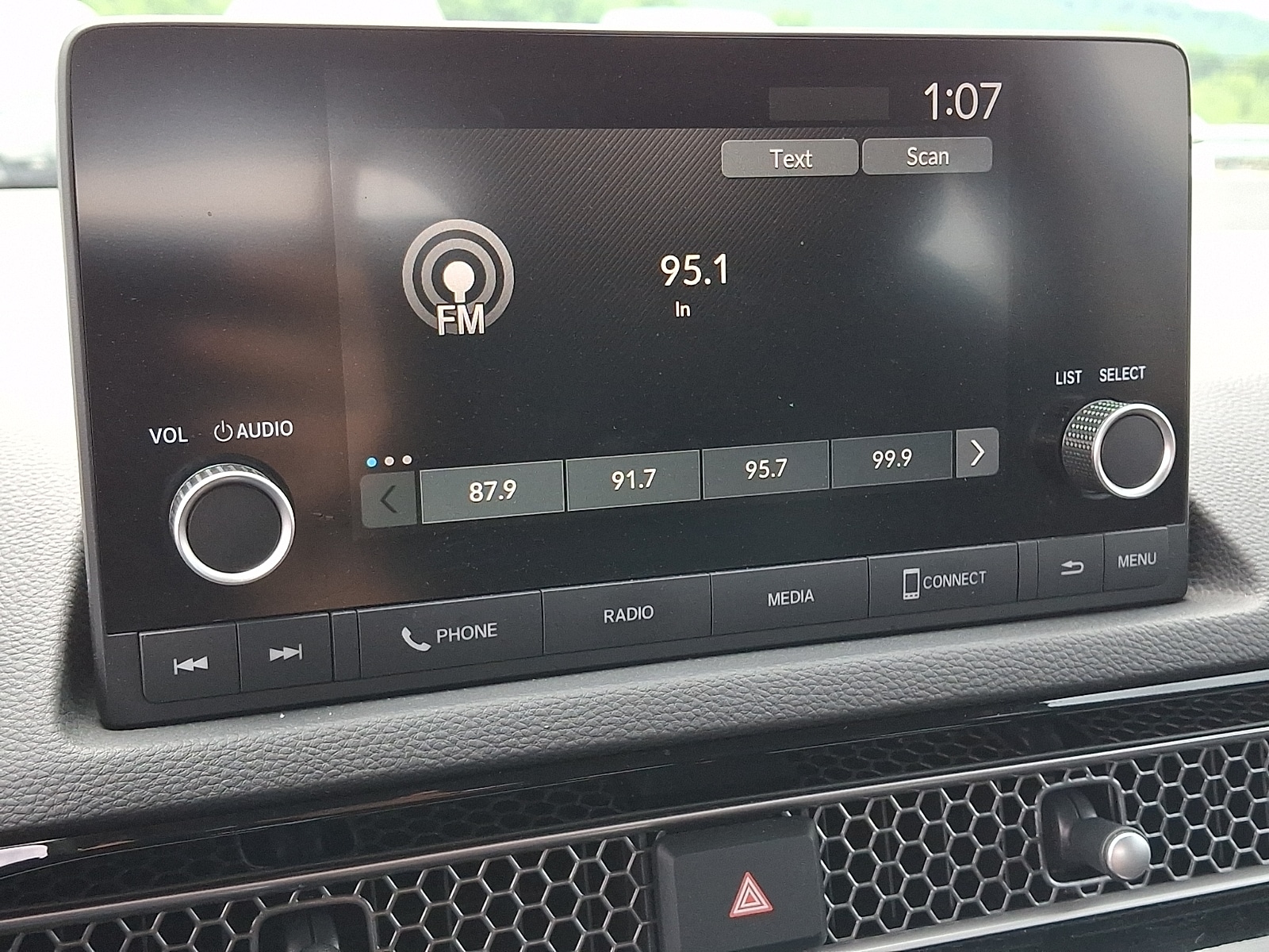 2023 Honda Civic Hatchback LX - Photo 18