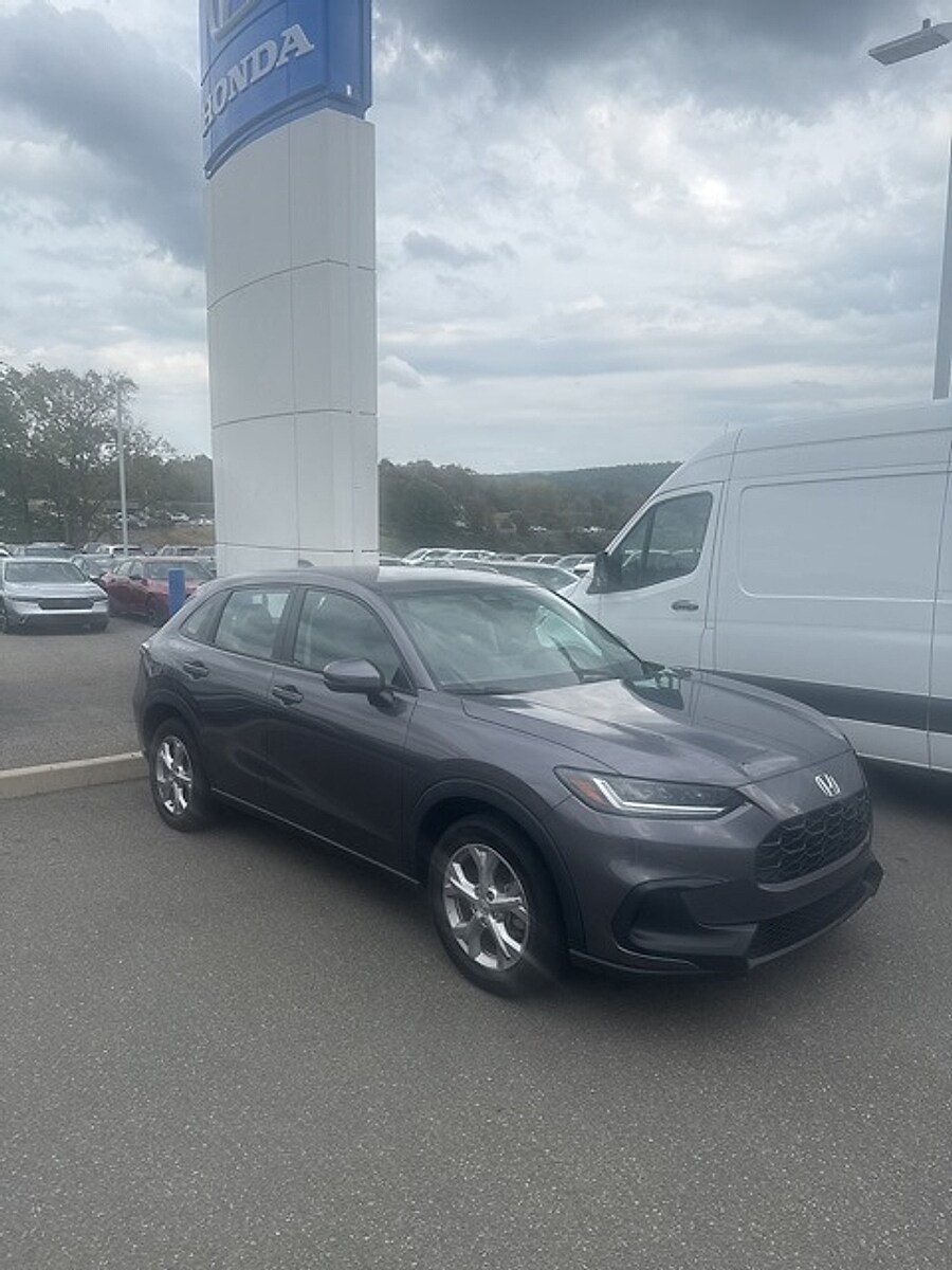 2023 Honda HR-V LX photo 3