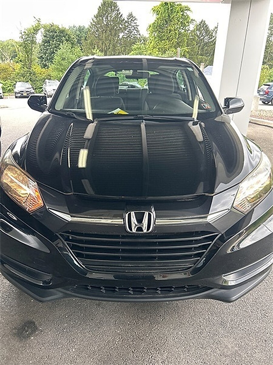2018 Honda HR-V LX photo 3