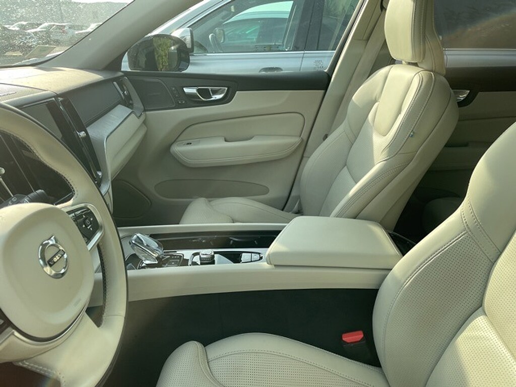 Used 2023 Volvo XC60 B5 AWD Ultimate Dark SUV