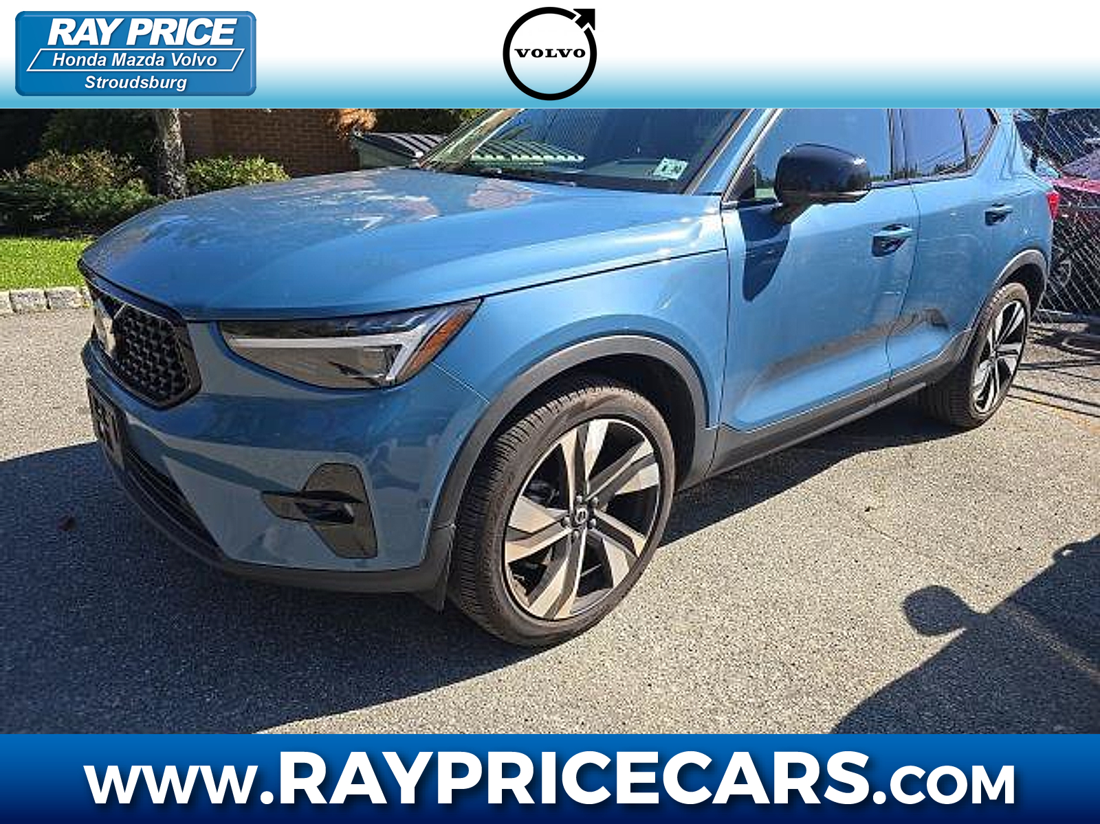 2025 Volvo XC40