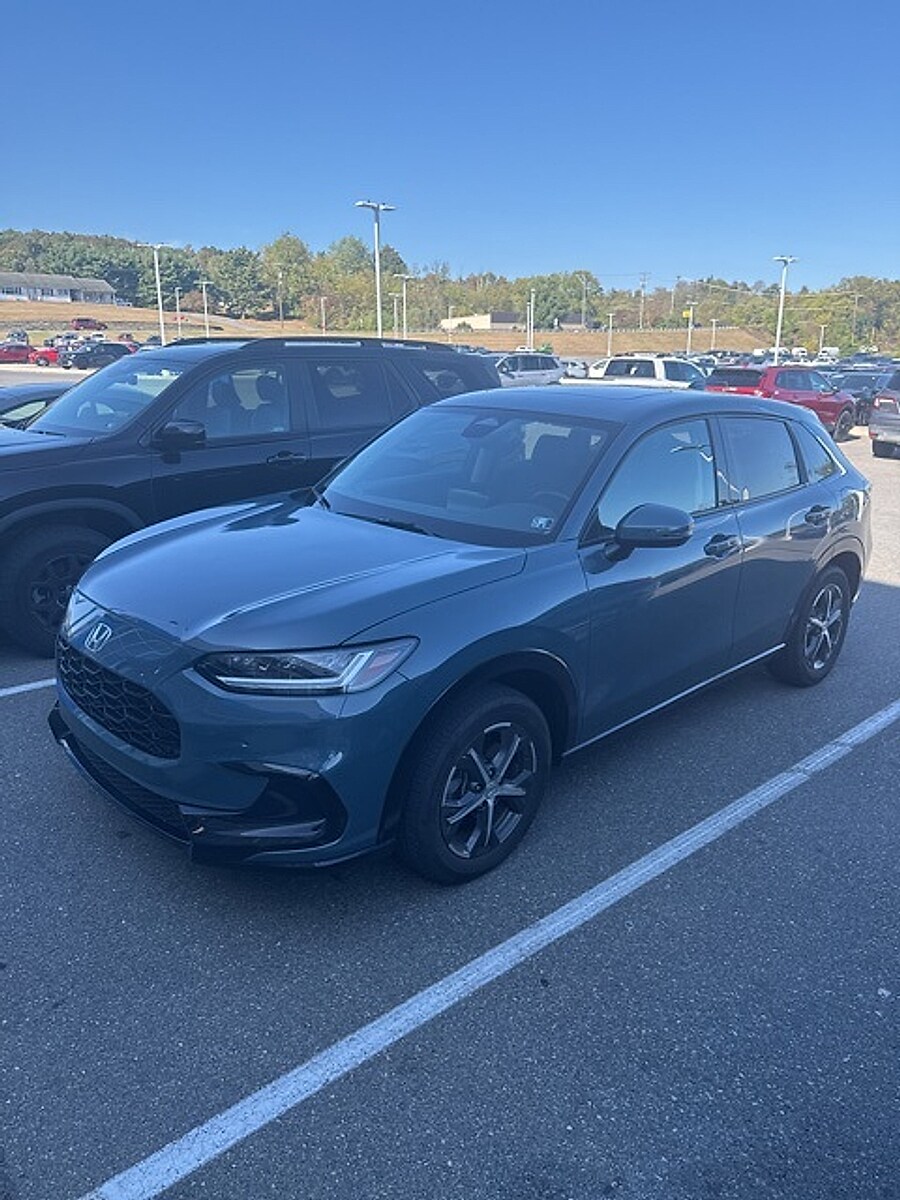 2025 Honda HR-V photo 3