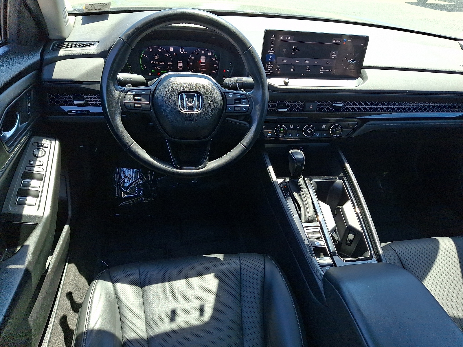 2024 Honda Accord Hybrid EX-L - Photo 11