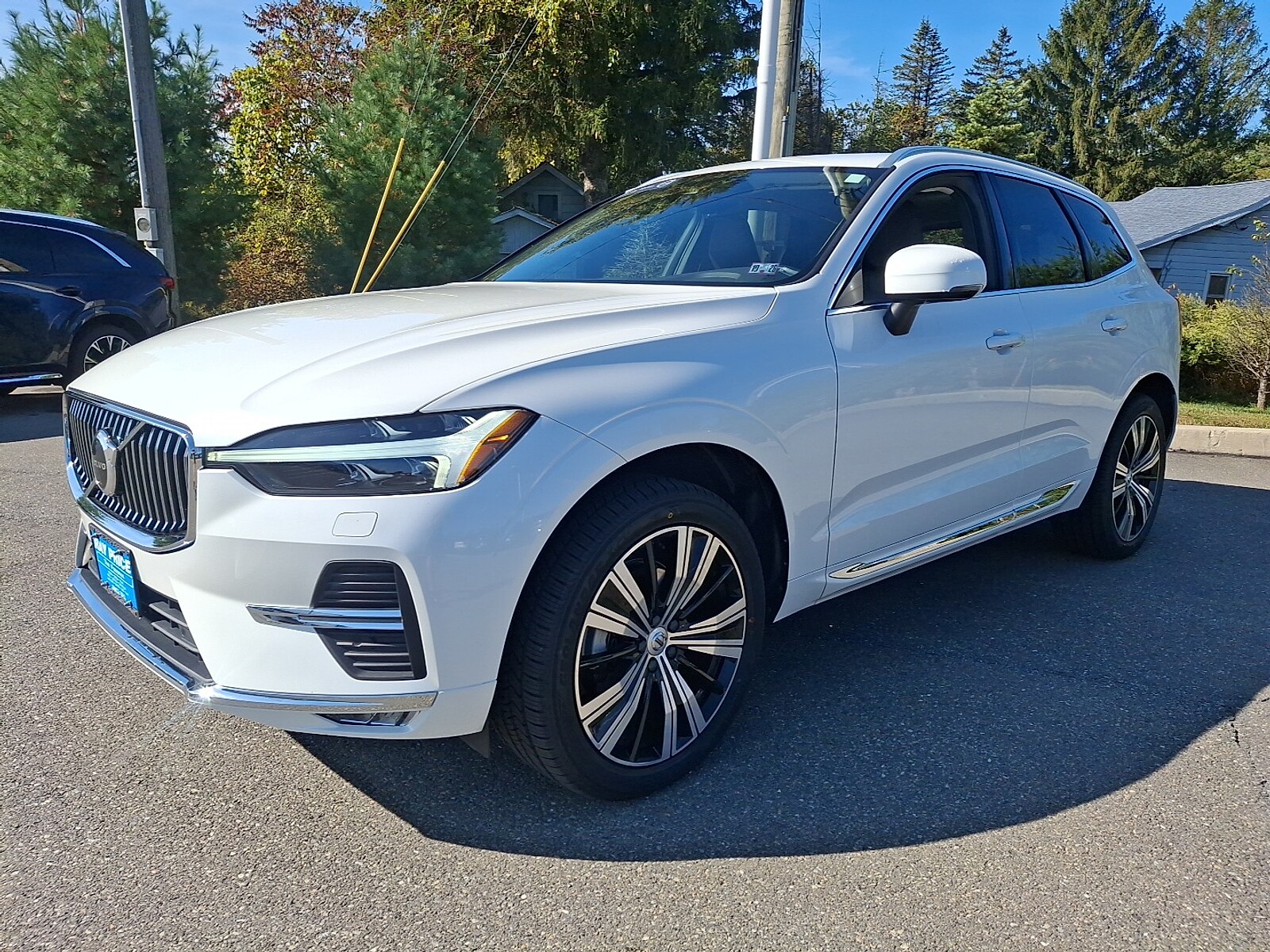 2022 Volvo XC60 B5 Inscription photo 2