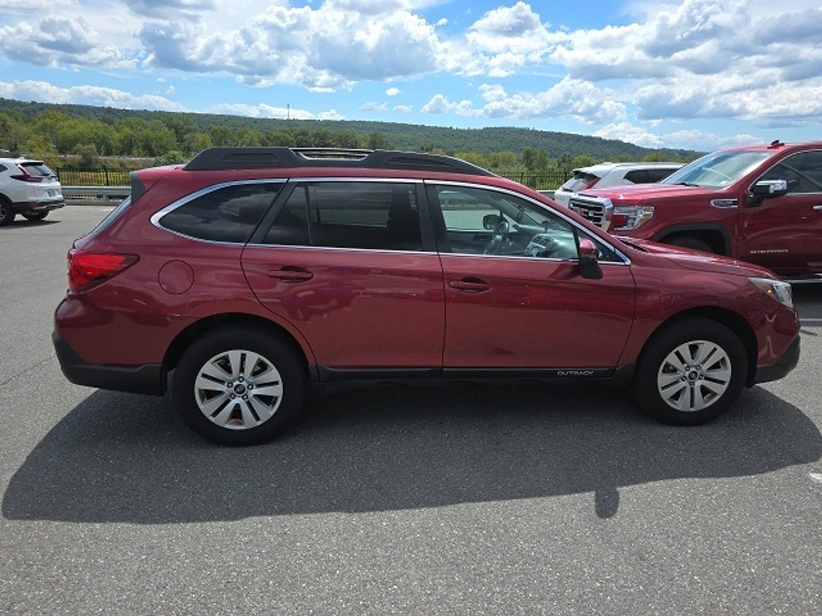 2018 Subaru Outback 2.5i Premium photo 4