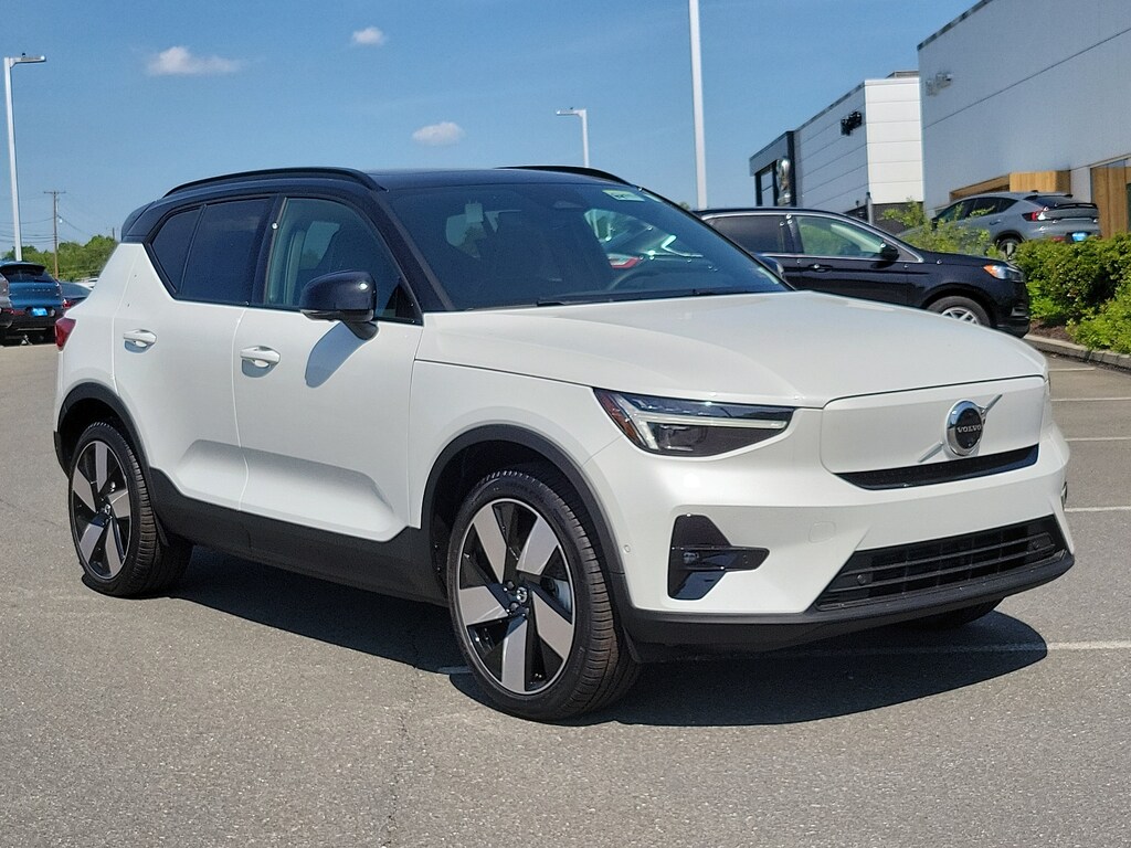 Used 2024 Volvo XC40 Recharge Pure Electric Plus SUV