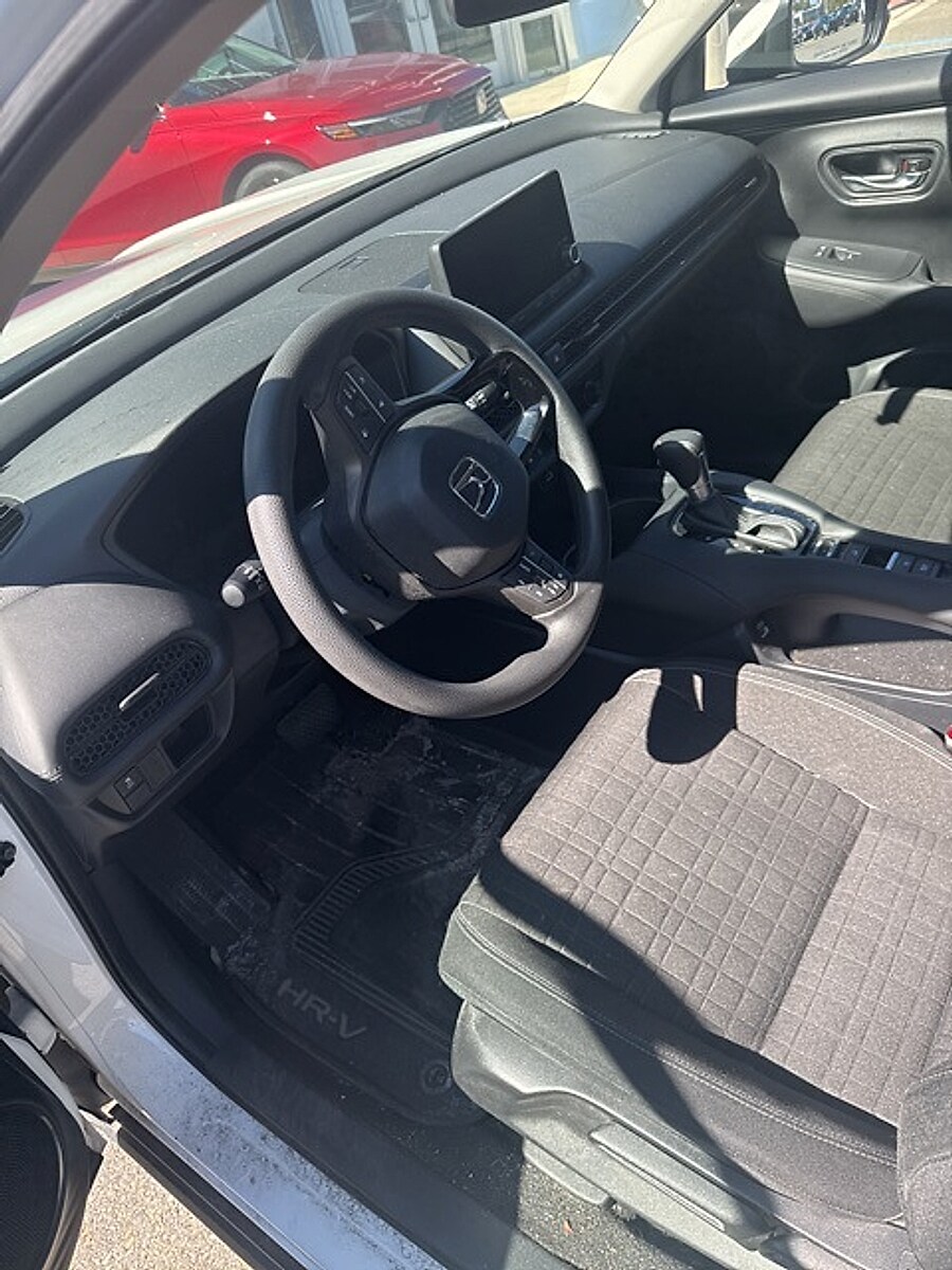 2023 Honda HR-V LX photo 4