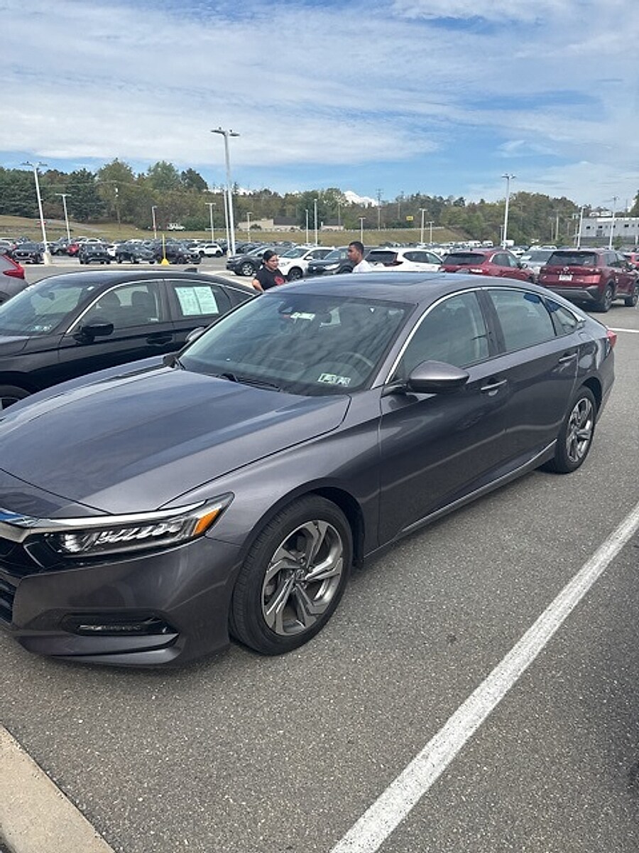 2018 Honda Accord EX photo 2