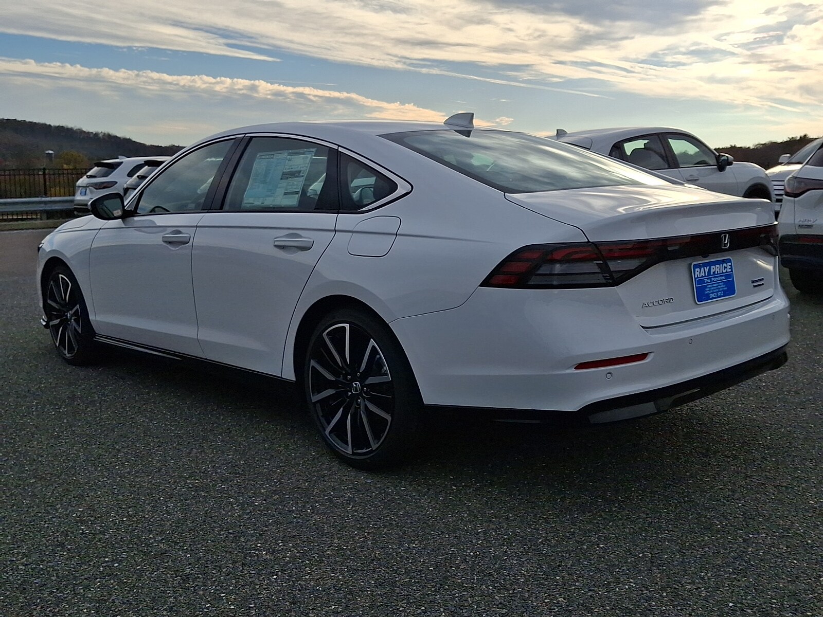 2025 Honda Accord Hybrid Touring photo 3