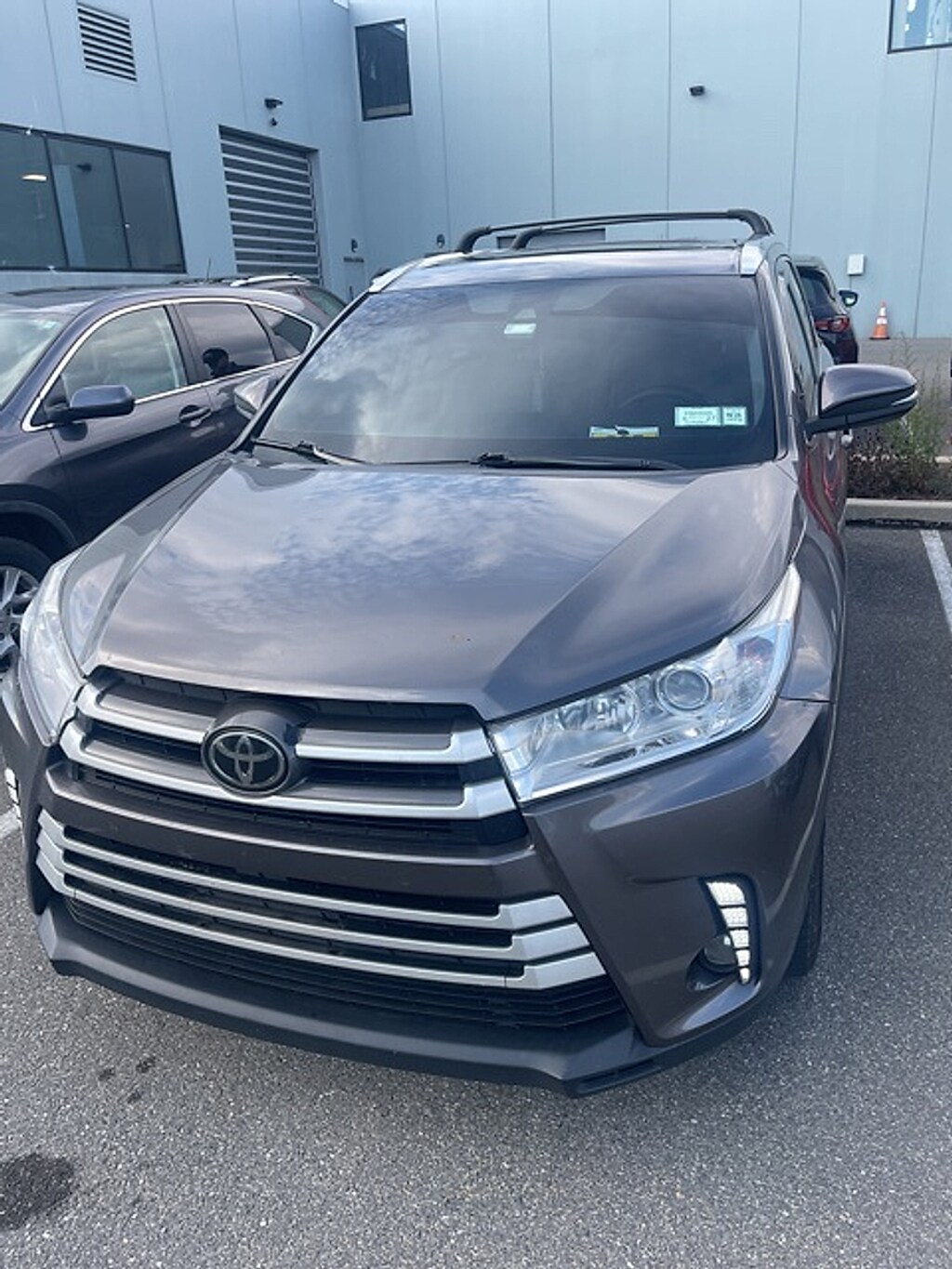 Used 2018 Toyota Highlander SE SUV