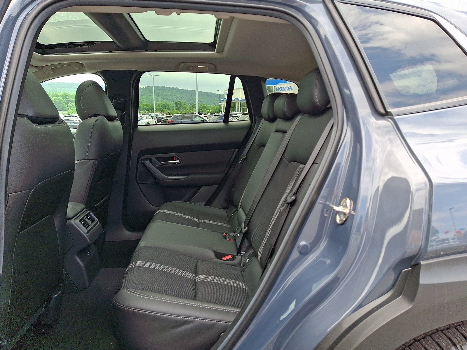 2026 Mazda CX-50 Meridian Edition - Photo 6