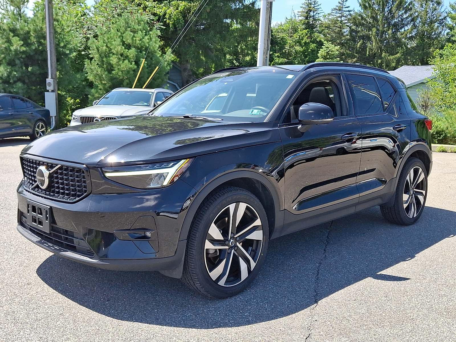 Used 2024 Volvo XC40 B5 Plus Dark Theme SUV