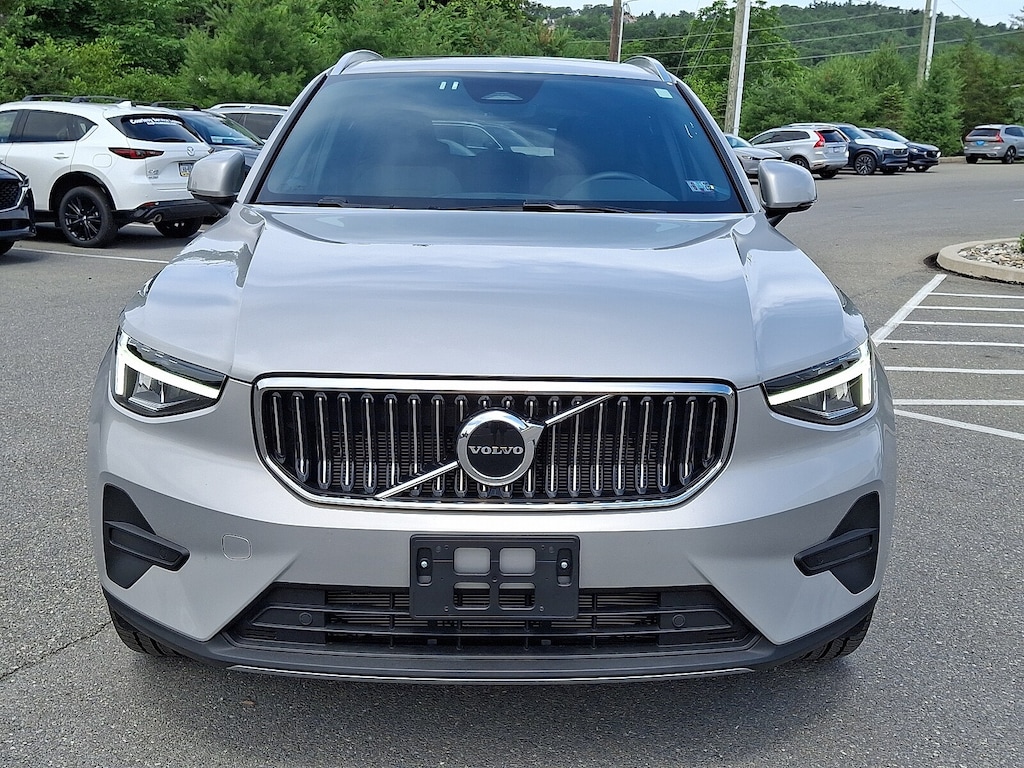Used 2025 Volvo XC40 B5 Core Bright Theme SUV