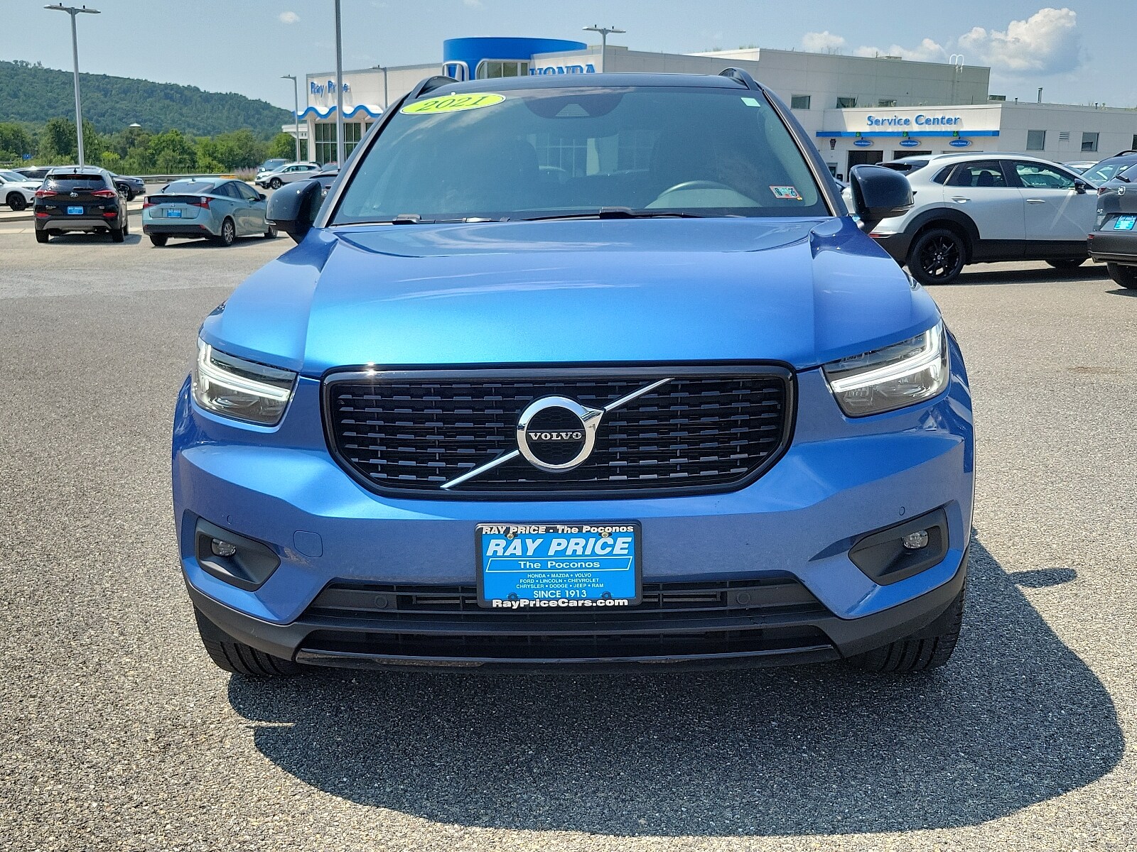 Used 2021 Volvo XC40 R-Design with VIN YV4162UM5M2563709 for sale in Stroudsburg, PA