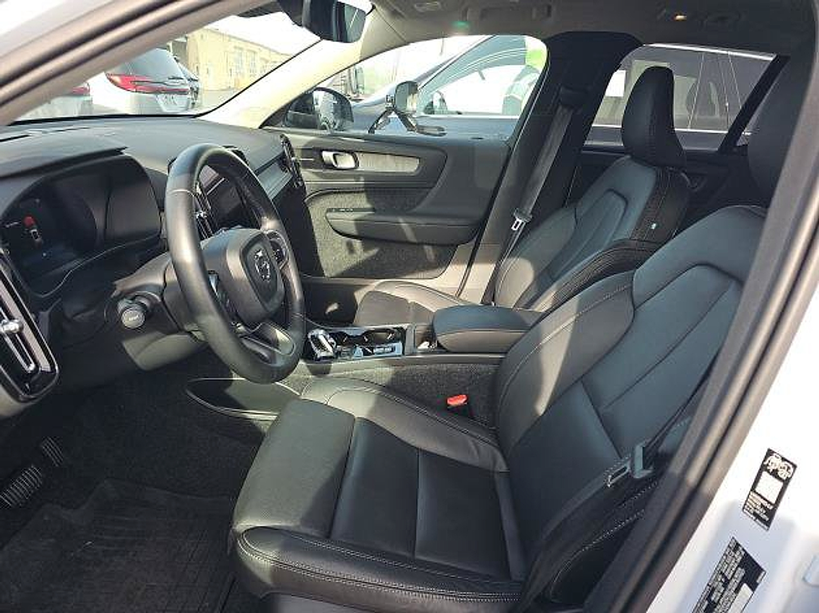 Used 2026 Volvo XC40 Plus, B5 AWD Gas (Mild Hybrid), Dark SUV