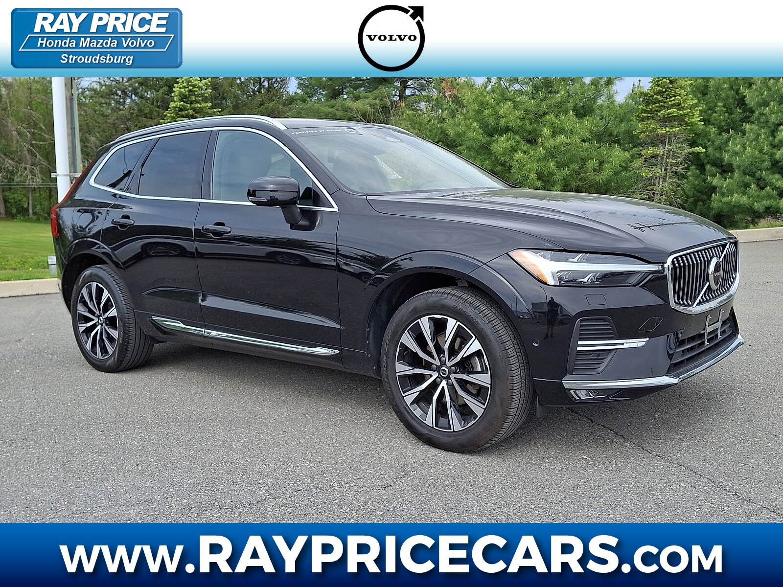 2023 Volvo XC60 B5 Plus Bright Theme AWD's photo