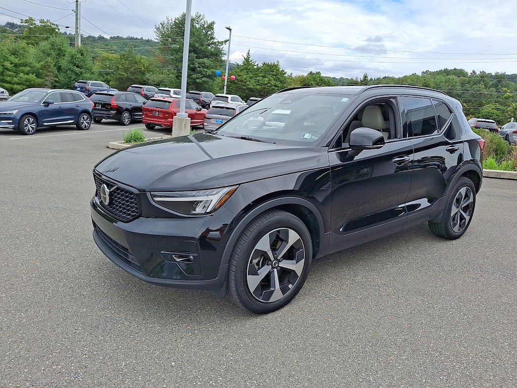 Used 2023 Volvo XC40 B5 Plus Dark Theme SUV