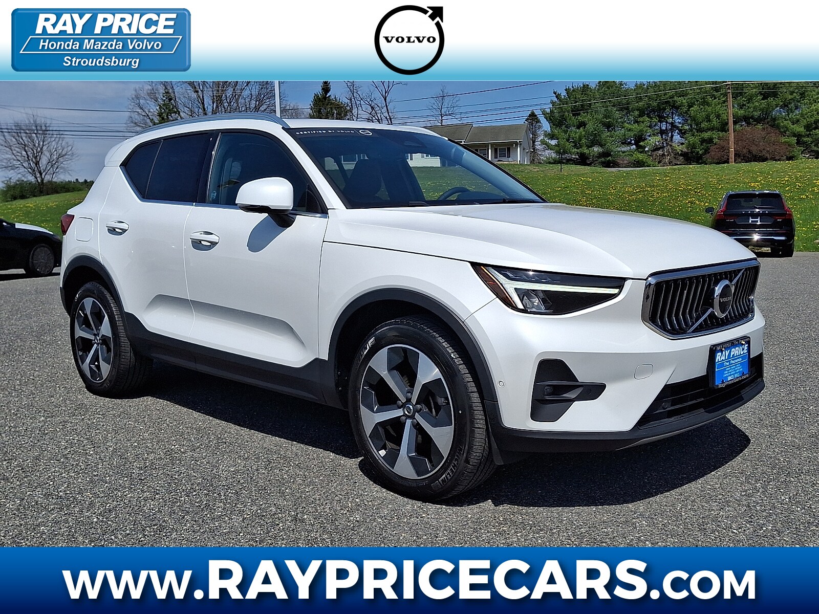 2023 Volvo XC40 B5 Plus Bright AWD's photo