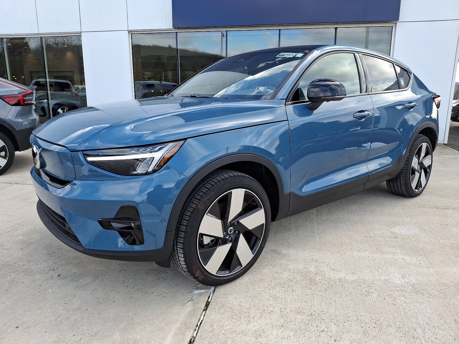 Used 2024 Volvo C40 Plus with VIN YV4ER3GL4R2097988 for sale in Stroudsburg, PA