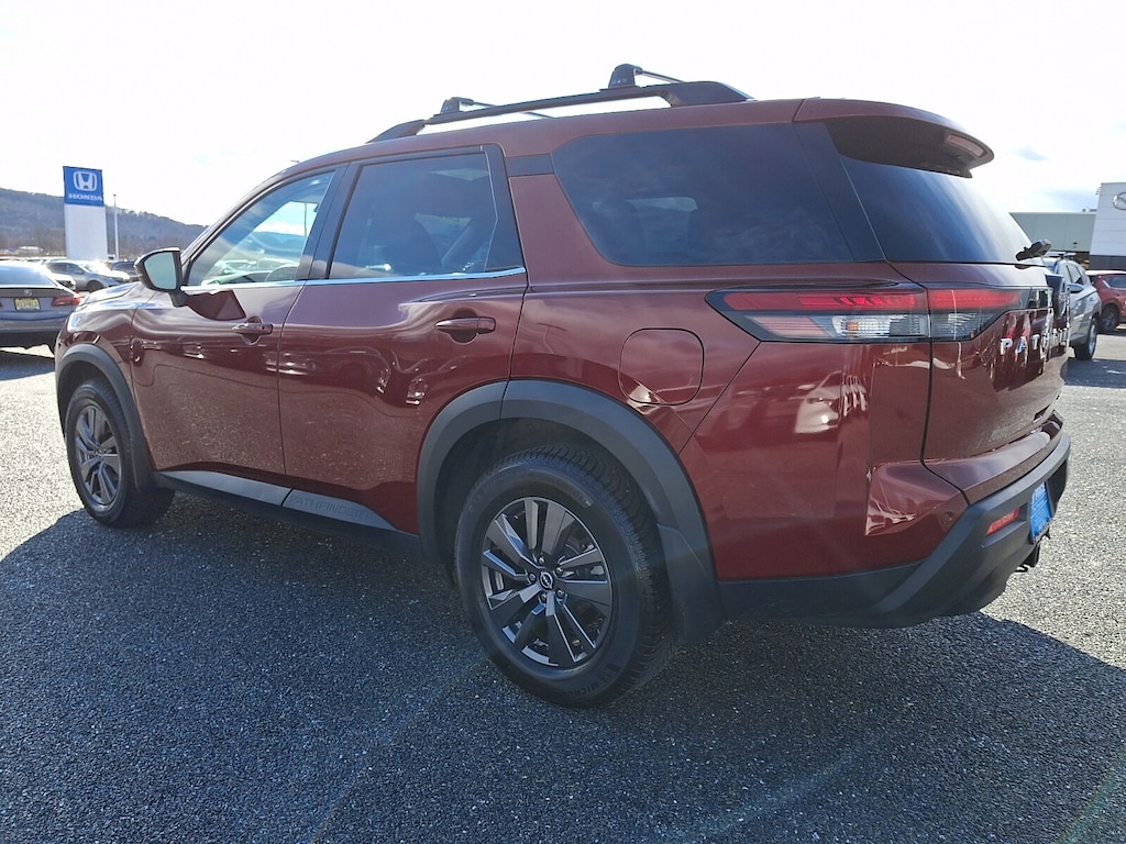 Used 2022 Nissan Pathfinder SV 4WD SUV