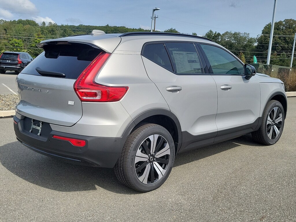 Used 2023 Volvo XC40 Recharge Pure Electric Twin Plus SUV