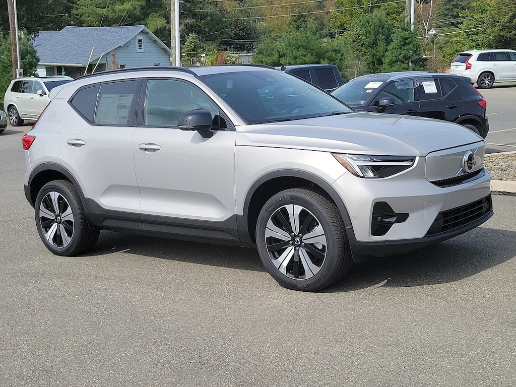 Used 2023 Volvo XC40 Recharge Pure Electric Twin Plus SUV