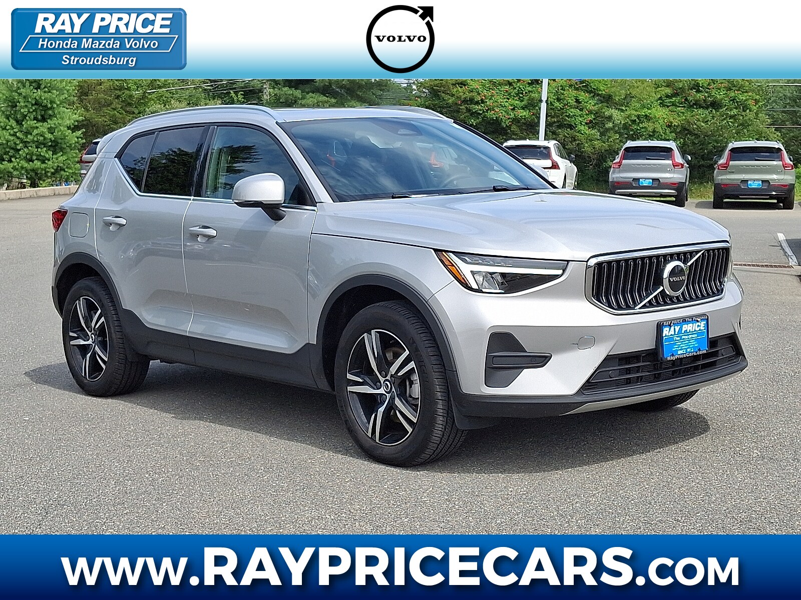 2025 Volvo XC40 Core