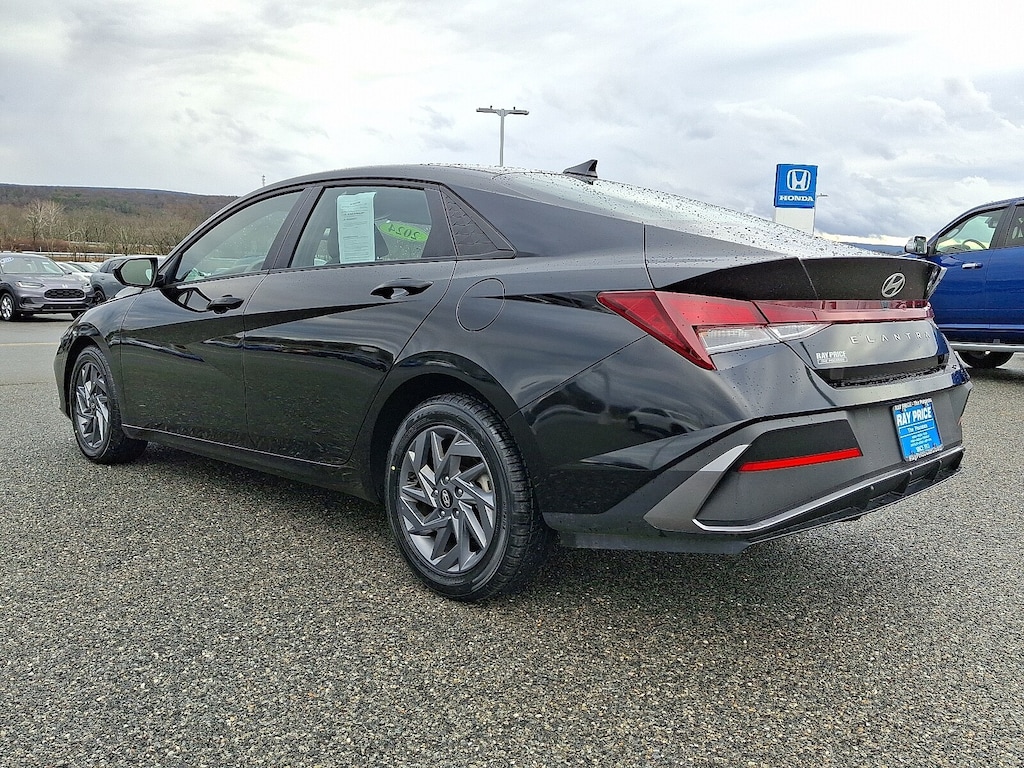 Used 2024 Hyundai Elantra SEL Sedan